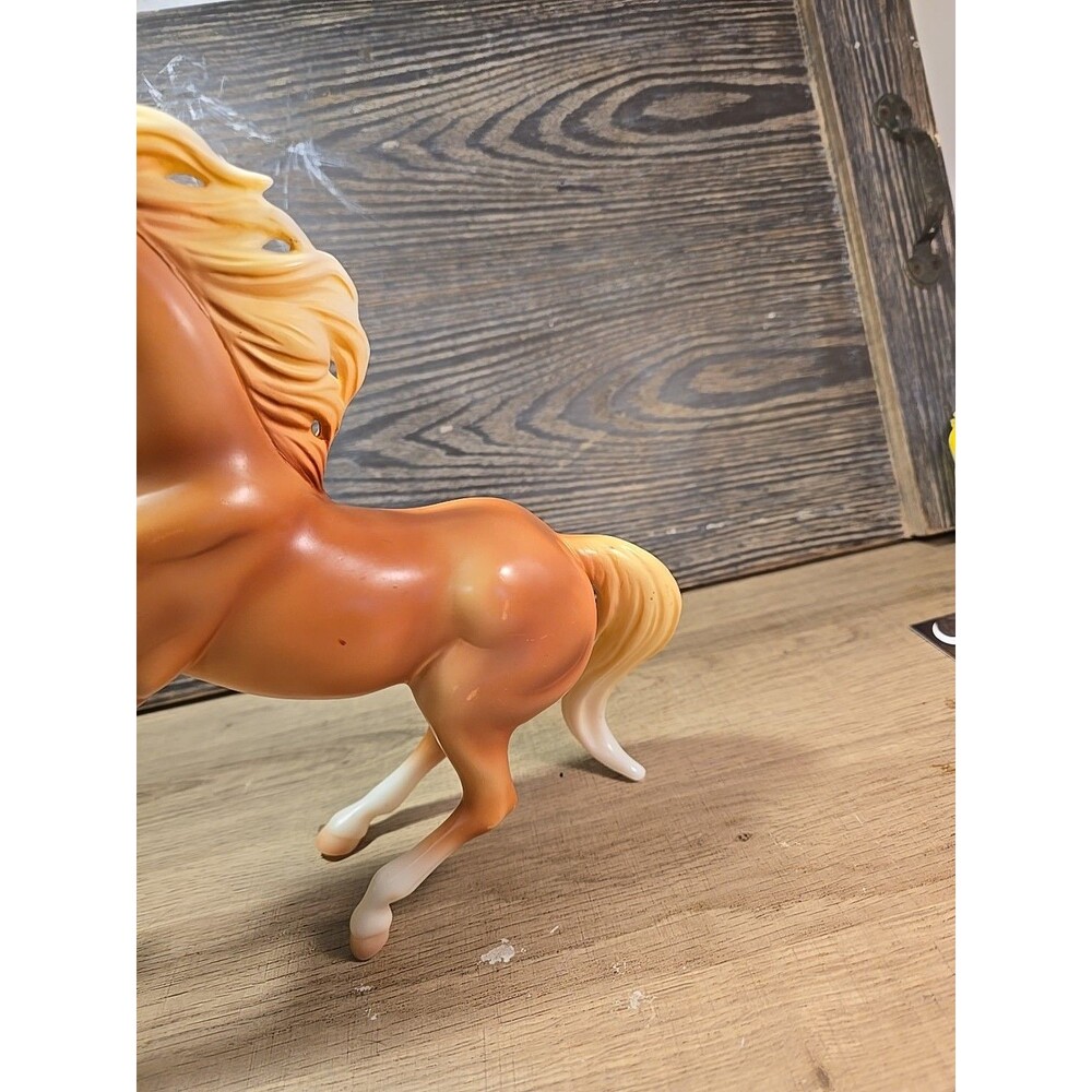 Breyer Spirits Chica Linda Dream work #9201 Retired 2002 - Picture 8 of 13